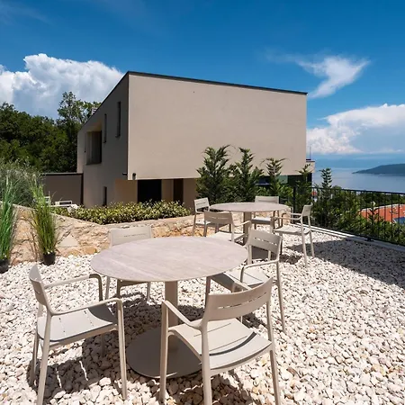 Casa An Sea-view Retreat With Panoramic Pool Dom wakacyjny Zagorje